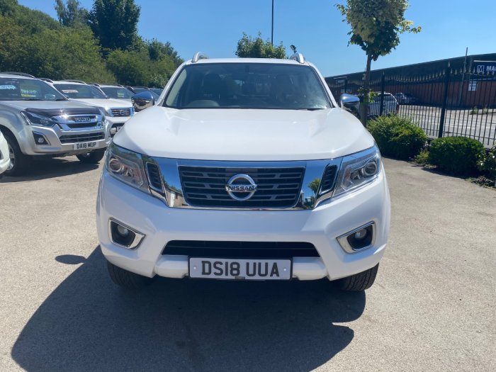 Nissan Navara Double Cab Pick Up Tekna 2.3dCi 190 4WD Auto Pick Up Diesel White