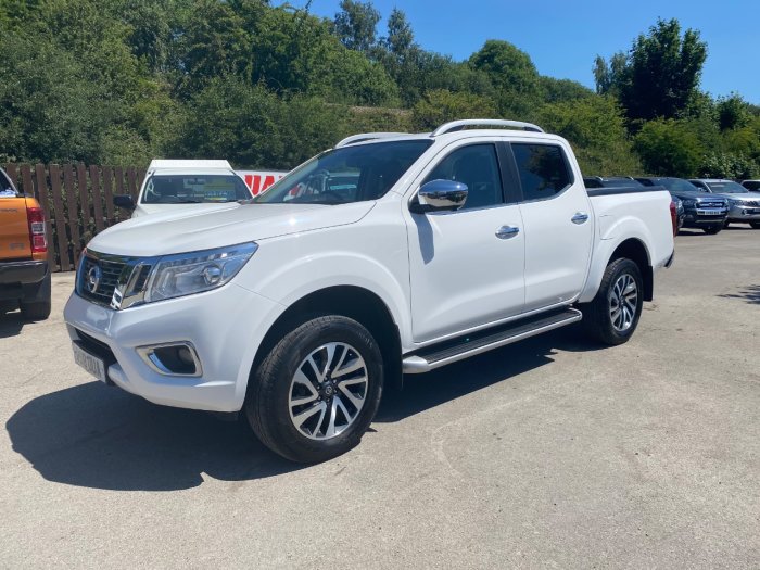 Nissan Navara Double Cab Pick Up Tekna 2.3dCi 190 4WD Auto Pick Up Diesel White