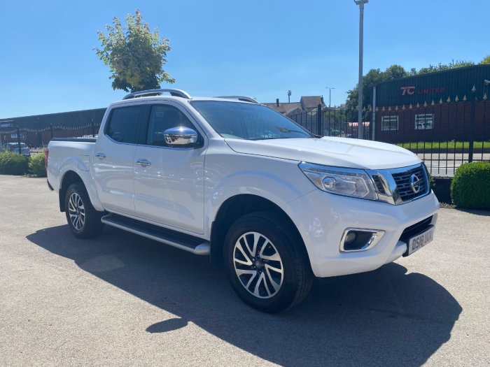 Nissan Navara Double Cab Pick Up Tekna 2.3dCi 190 4WD Auto Pick Up Diesel White