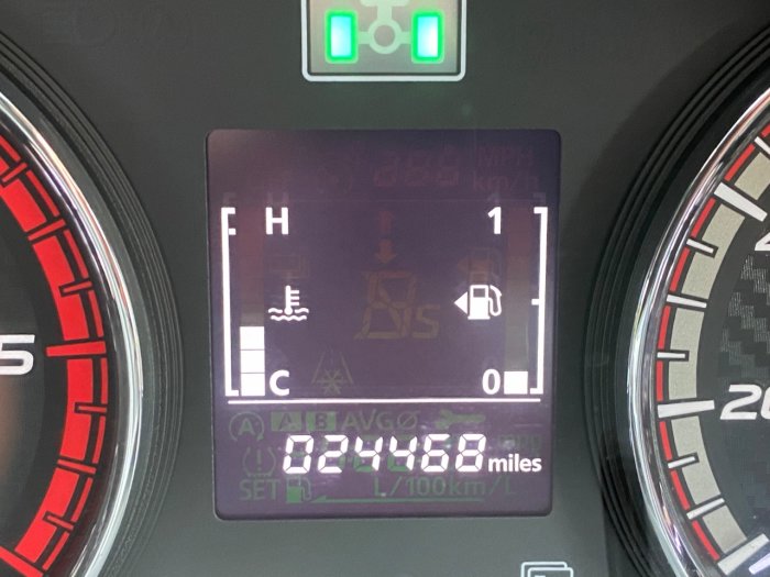 Mitsubishi L200 2.4 Double Cab DI-D 178 Barbarian 4WD Pick Up Diesel Black