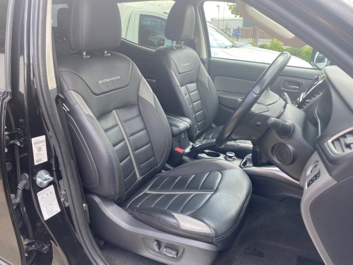 Mitsubishi L200 2.4 Double Cab DI-D 178 Barbarian 4WD Pick Up Diesel Black