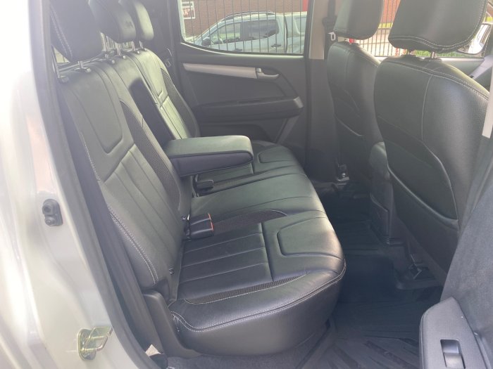 Isuzu D-max 2.5TD Eiger Double Cab 4x4 Pick Up Diesel White