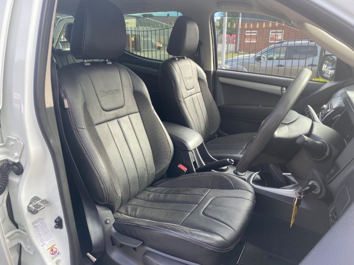 Isuzu D-max 2.5TD Eiger Double Cab 4x4 Pick Up Diesel White