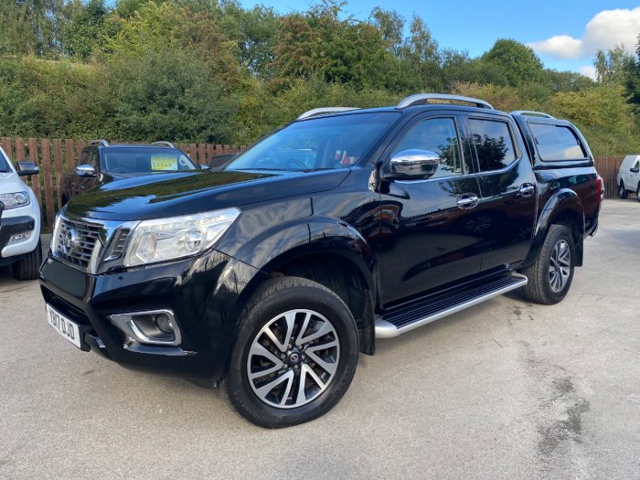 Nissan Navara Double Cab Pick Up Tekna 2.3dCi 190 4WD Pick Up Diesel Black