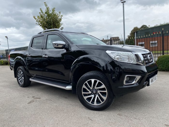 Nissan Navara Double Cab Pick Up Tekna 2.3dCi 190 4WD Pick Up Diesel Black