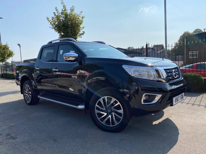 Nissan Navara Double Cab Pick Up Tekna 2.3dCi 190 4WD Pick Up Diesel Black