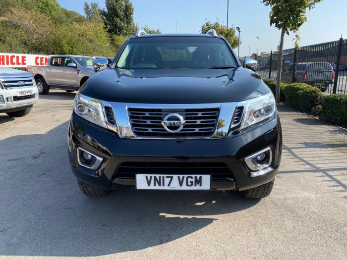 Nissan Navara Double Cab Pick Up Tekna 2.3dCi 190 4WD Pick Up Diesel Black