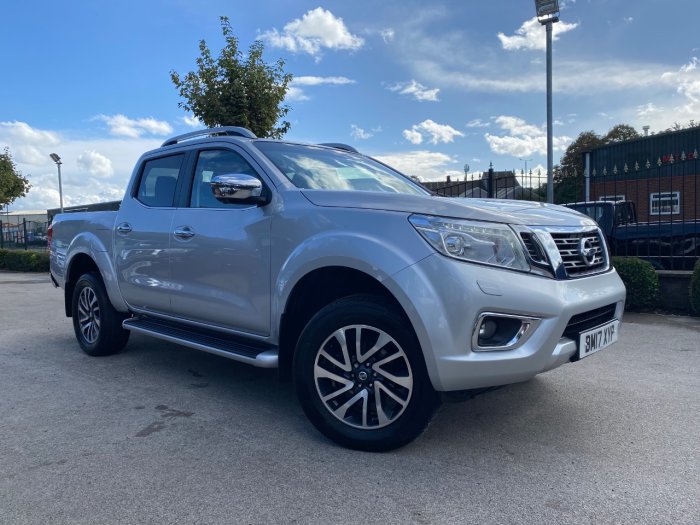 Nissan Navara Double Cab Pick Up Tekna 2.3dCi 190 4WD Auto Pick Up Diesel Silver
