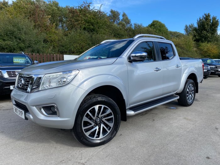 Nissan Navara Double Cab Pick Up Tekna 2.3dCi 190 4WD Auto Pick Up Diesel Silver