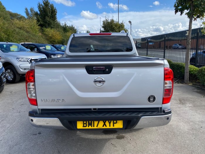 Nissan Navara Double Cab Pick Up Tekna 2.3dCi 190 4WD Auto Pick Up Diesel Silver