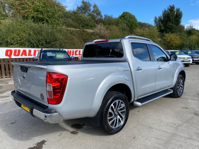 Nissan Navara Double Cab Pick Up Tekna 2.3dCi 190 4WD Auto Pick Up Diesel Silver