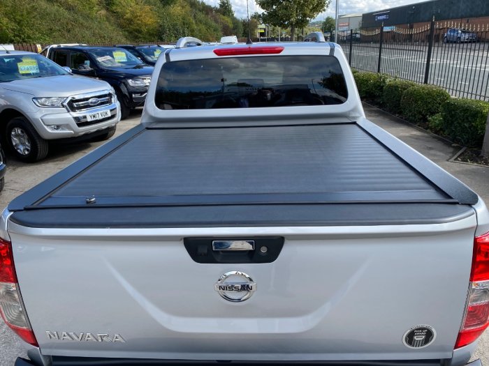 Nissan Navara Double Cab Pick Up Tekna 2.3dCi 190 4WD Auto Pick Up Diesel Silver
