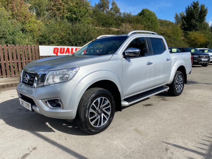 Nissan Navara Double Cab Pick Up Tekna 2.3dCi 190 4WD Auto Pick Up Diesel Silver