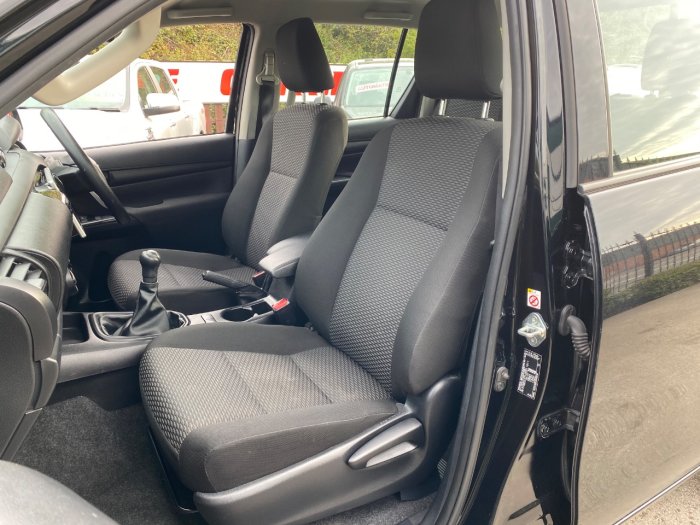 Toyota Hilux Active D/Cab Pick Up 2.4 D-4D Pick Up Diesel Black