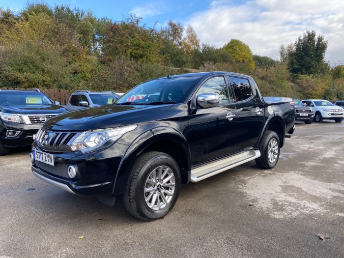Mitsubishi L200 2.4 Double Cab DI-D 178 Barbarian 4WD Pick Up Diesel Black