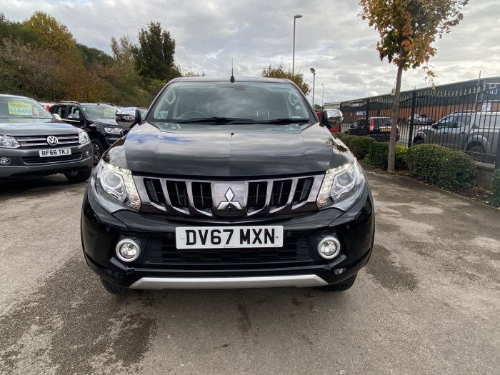 Mitsubishi L200 2.4 Double Cab DI-D 178 Warrior 4WD Pick Up Diesel Black