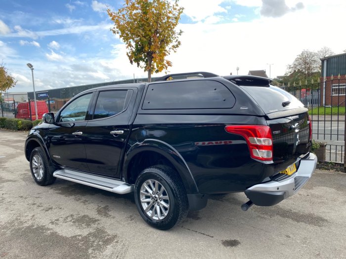 Mitsubishi L200 2.4 Double Cab DI-D 178 Warrior 4WD Pick Up Diesel Black