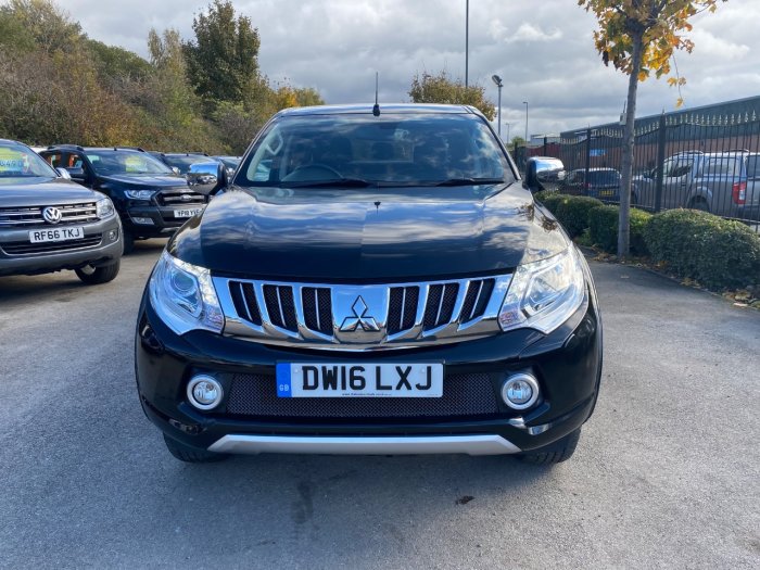 Mitsubishi L200 2.4 Double Cab DI-D 178 Barbarian 4WD Pick Up Diesel Black