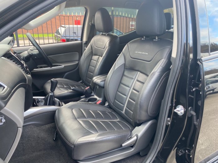 Mitsubishi L200 2.4 Double Cab DI-D 178 Barbarian 4WD Pick Up Diesel Black