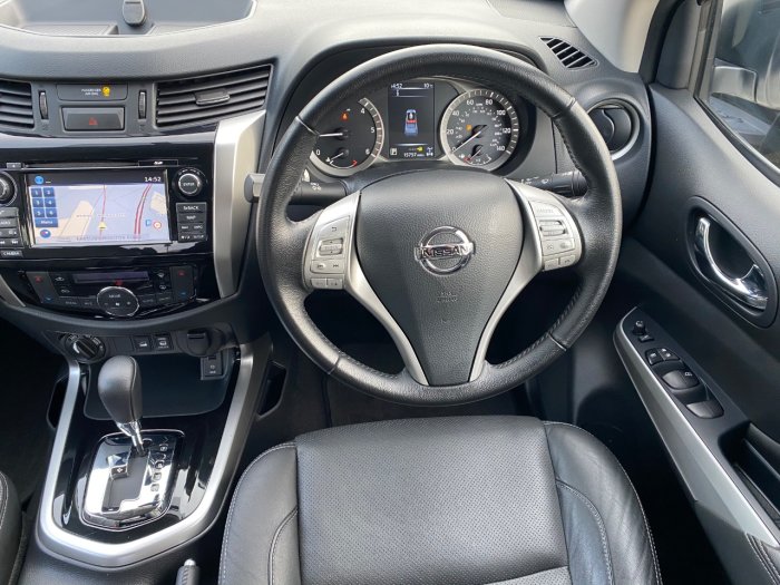 Nissan Navara Double Cab Pick Up Tekna 2.3dCi 190 4WD Auto Pick Up Diesel White