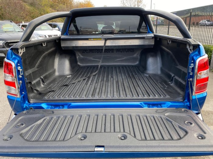 Mitsubishi L200 2.4 Double Cab DI-D 178 Barbarian 4WD Auto Pick Up Diesel Blue
