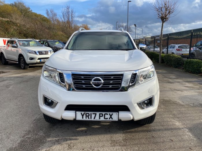 Nissan Navara Double Cab Pick Up Tekna 2.3dCi 190 4WD Auto Pick Up Diesel White