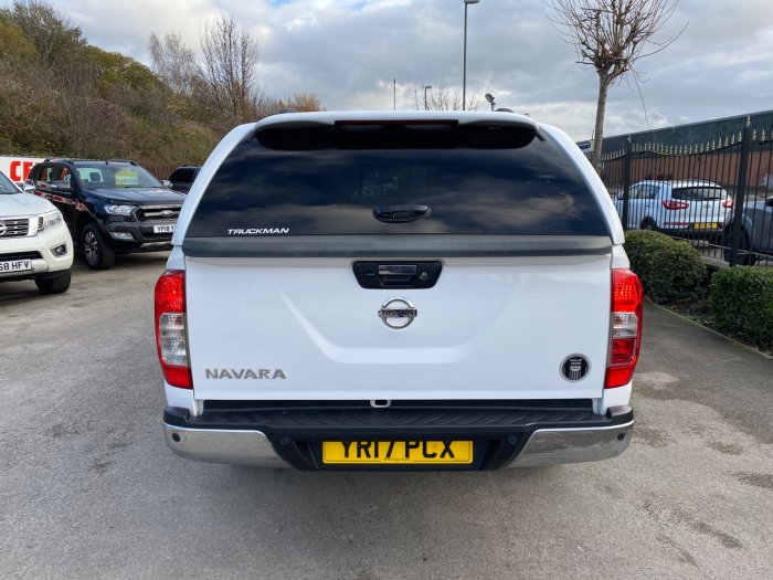 Nissan Navara Double Cab Pick Up Tekna 2.3dCi 190 4WD Auto Pick Up Diesel White