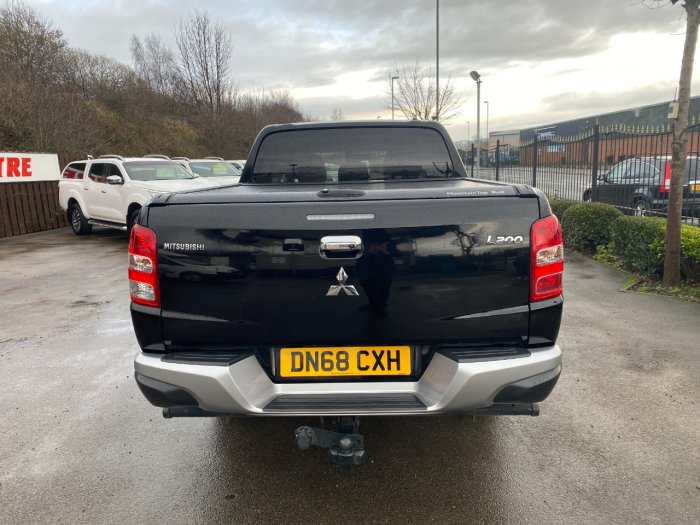 Mitsubishi L200 2.4 Double Cab DI-D 178 Warrior 4WD Auto Pick Up Diesel Black