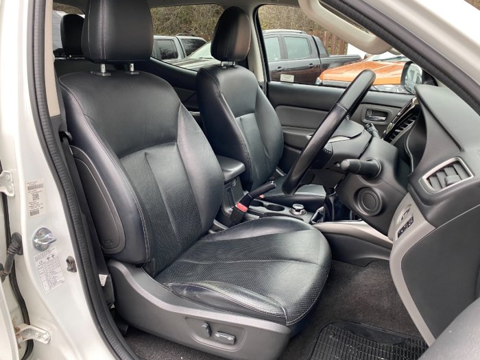 Fiat Fullback 2.4 180hp LX Double Cab Pick Up Pick Up Diesel White