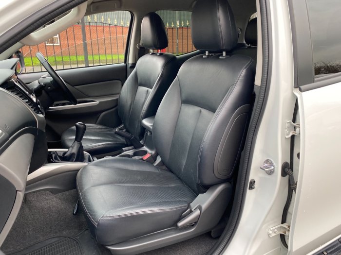 Fiat Fullback 2.4 180hp LX Double Cab Pick Up Pick Up Diesel White
