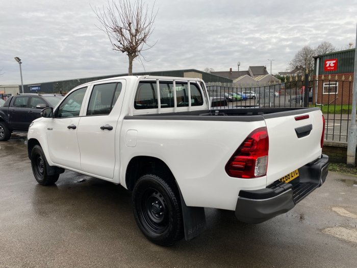 Toyota Hilux Active D/Cab Pick Up 2.4 D-4D Pick Up Diesel White