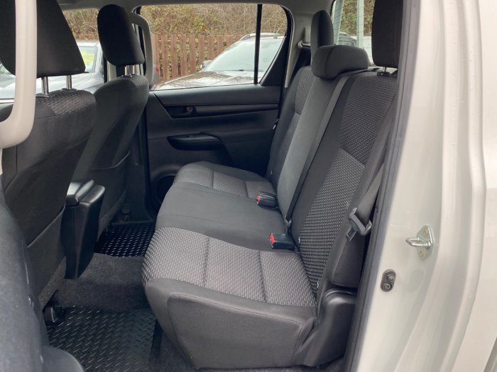 Toyota Hilux Active D/Cab Pick Up 2.4 D-4D Pick Up Diesel White