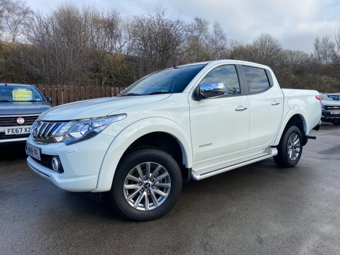 Mitsubishi L200 2.4 Double Cab DI-D 178 Warrior 4WD Pick Up Diesel White