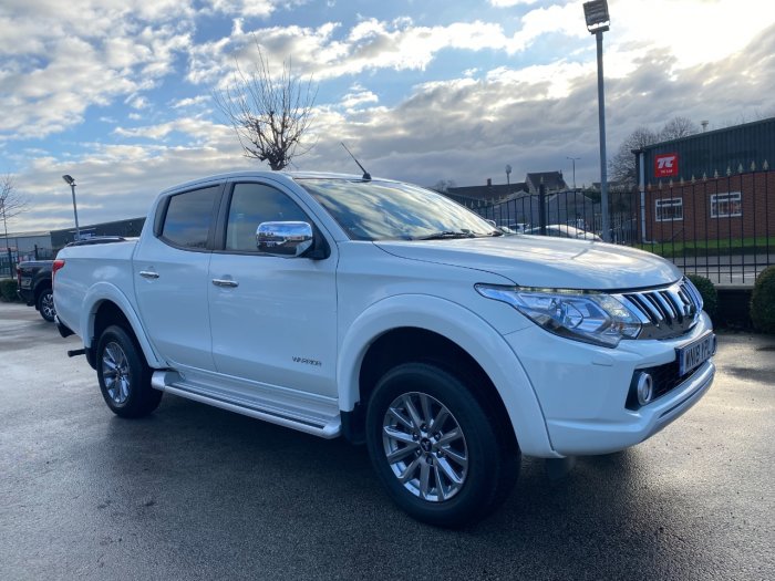Mitsubishi L200 2.4 Double Cab DI-D 178 Warrior 4WD Pick Up Diesel White