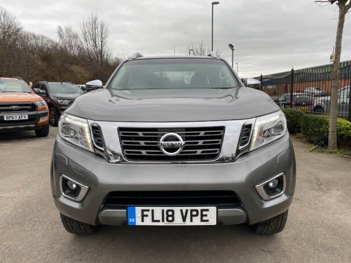 Nissan Navara Double Cab Pick Up Tekna 2.3dCi 190 4WD Pick Up Diesel Grey