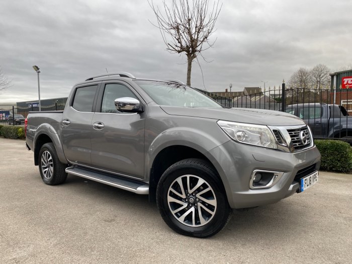 Nissan Navara Double Cab Pick Up Tekna 2.3dCi 190 4WD Pick Up Diesel Grey