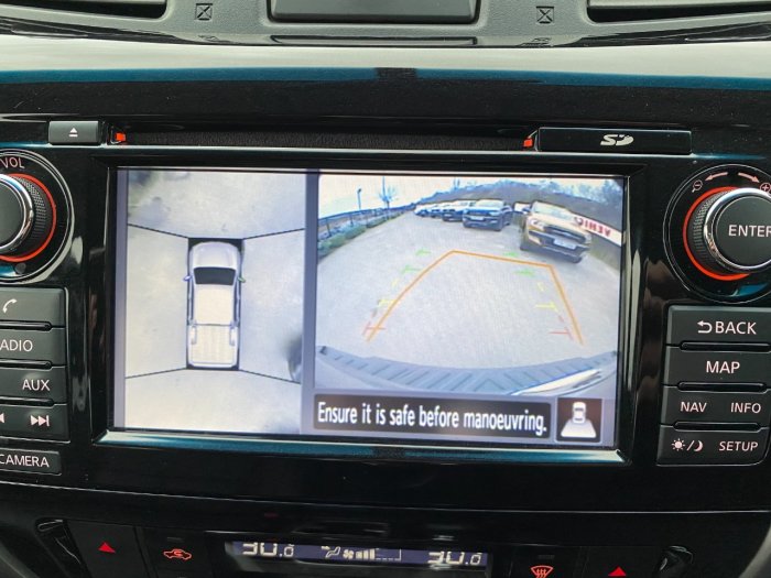 Nissan Navara Double Cab Pick Up Tekna 2.3dCi 190 4WD Pick Up Diesel Grey