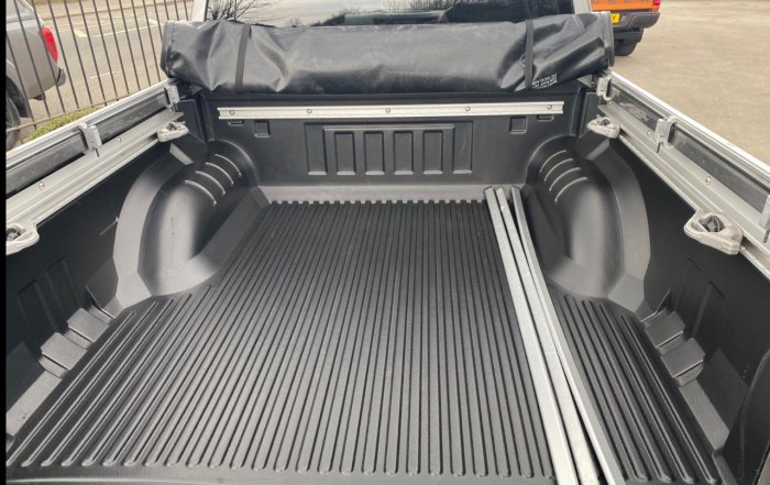 Nissan Navara Double Cab Pick Up Tekna 2.3dCi 190 4WD Pick Up Diesel Grey