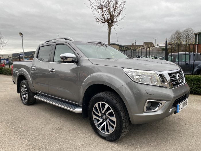 Nissan Navara Double Cab Pick Up Tekna 2.3dCi 190 4WD Pick Up Diesel Grey