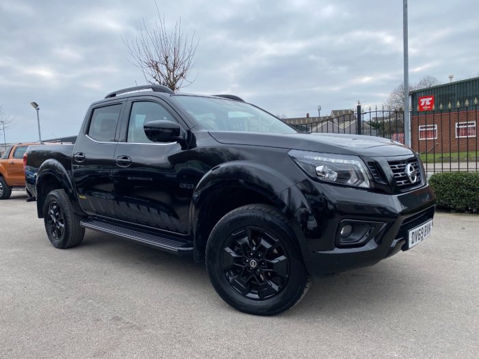 Nissan Navara Double Cab Pick Up N-Guard 2.3dCi 190 TT 4WD Auto Pick Up Diesel Black