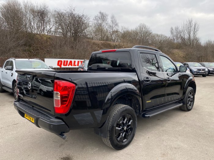 Nissan Navara Double Cab Pick Up N-Guard 2.3dCi 190 TT 4WD Auto Pick Up Diesel Black