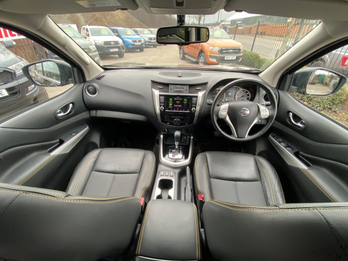 Nissan Navara Double Cab Pick Up N-Guard 2.3dCi 190 TT 4WD Auto Pick Up Diesel Black