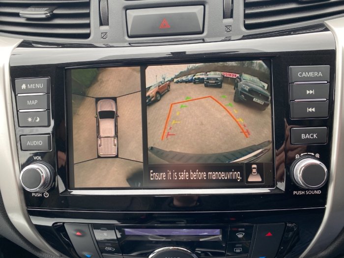 Nissan Navara Double Cab Pick Up N-Guard 2.3dCi 190 TT 4WD Auto Pick Up Diesel Black