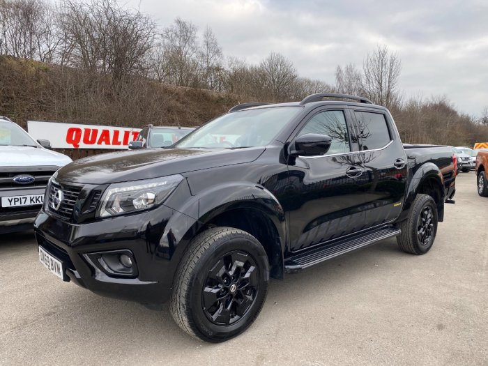 Nissan Navara Double Cab Pick Up N-Guard 2.3dCi 190 TT 4WD Auto Pick Up Diesel Black