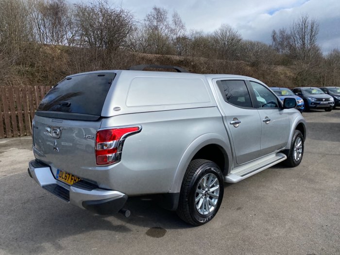 Mitsubishi L200 2.4 Double Cab DI-D 178 Barbarian 4WD Pick Up Diesel Silver