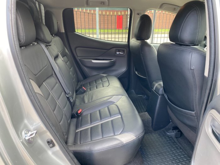 Mitsubishi L200 2.4 Double Cab DI-D 178 Barbarian 4WD Pick Up Diesel Silver