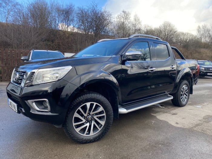 Nissan Navara Double Cab Pick Up Tekna 2.3dCi 190 4WD Auto Pick Up Diesel Black