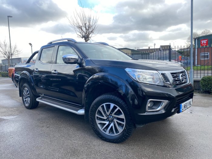 Nissan Navara Double Cab Pick Up Tekna 2.3dCi 190 4WD Auto Pick Up Diesel Black