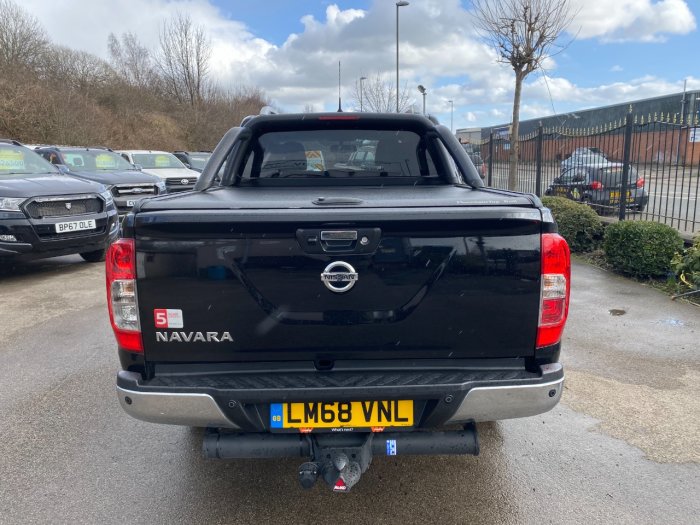 Nissan Navara Double Cab Pick Up Tekna 2.3dCi 190 4WD Auto Pick Up Diesel Black