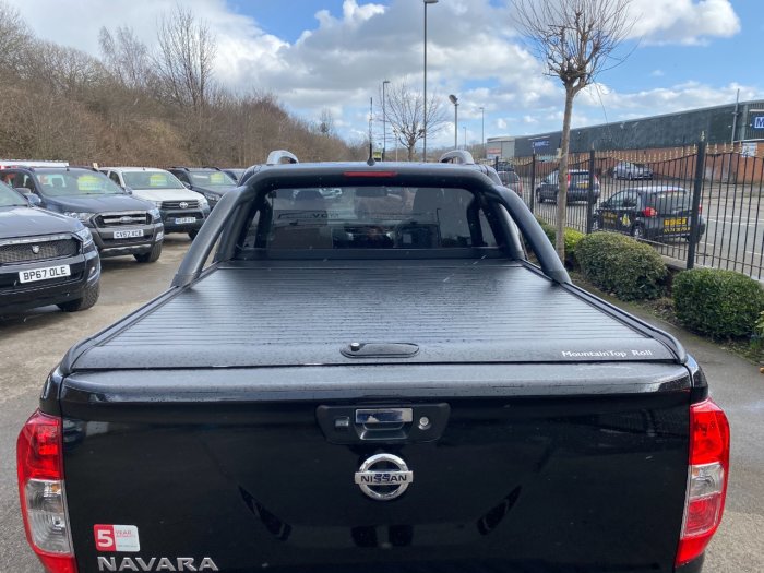 Nissan Navara Double Cab Pick Up Tekna 2.3dCi 190 4WD Auto Pick Up Diesel Black